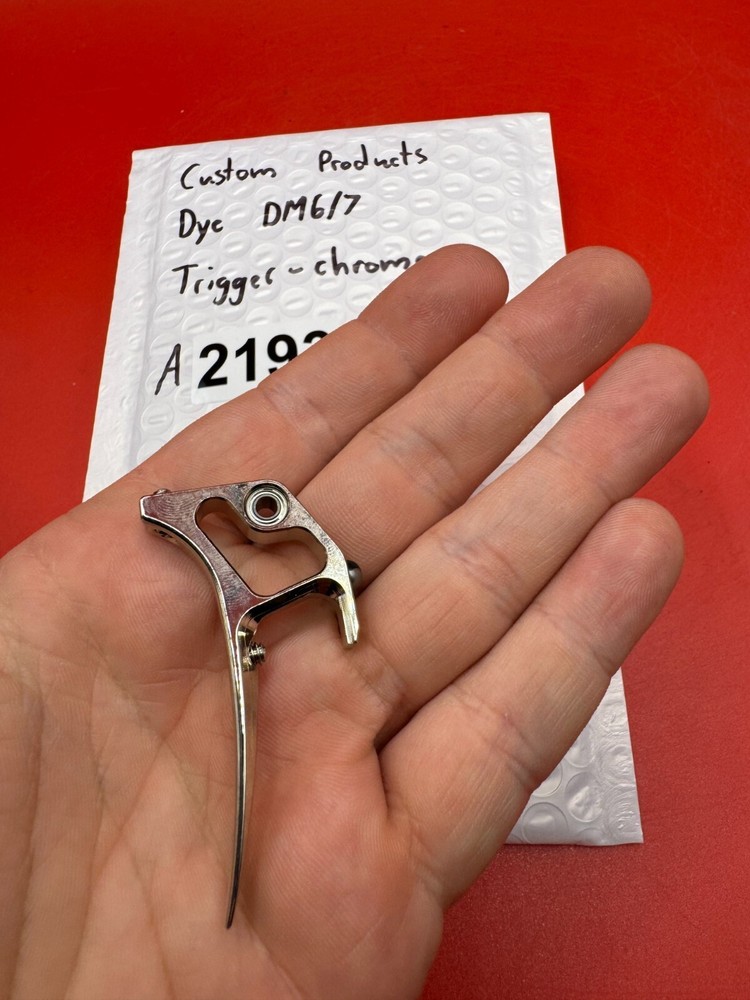 Custom products Dye DM6/7 Trigger-Chrome