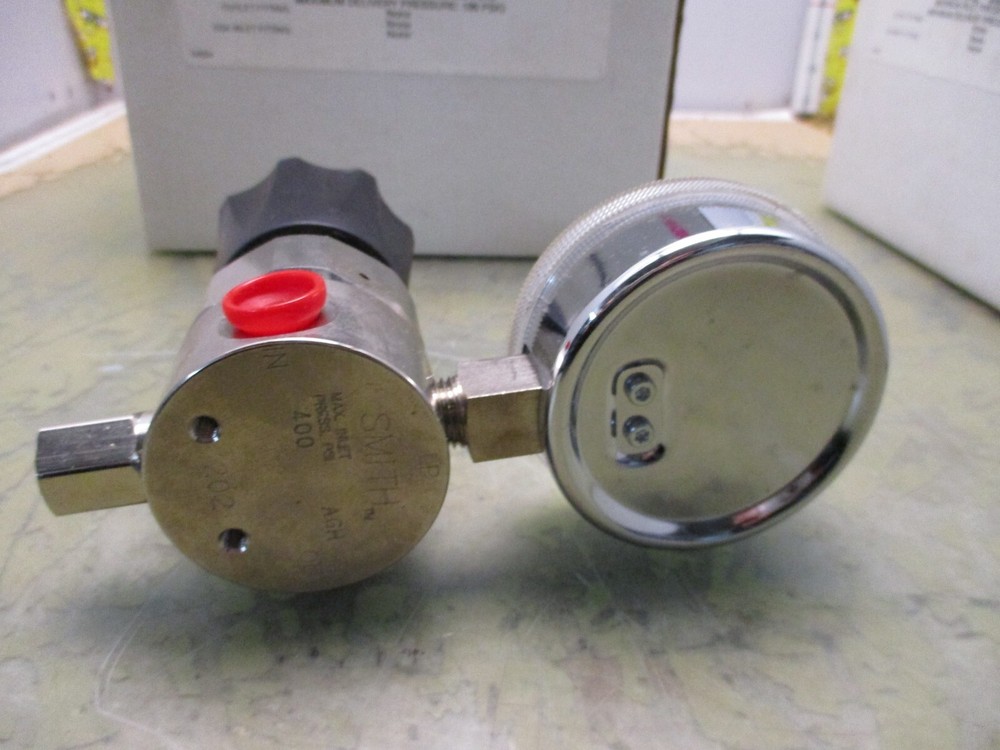 Smith 202-0000 100 PSI Analytical Line Regulator [0X]