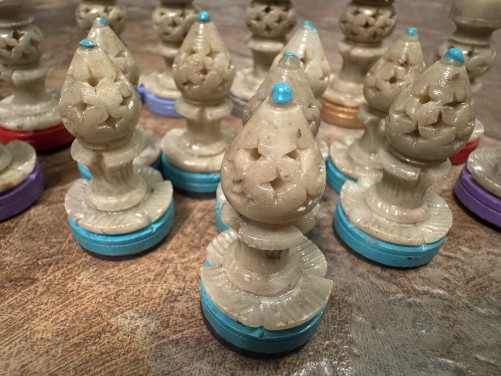 Soapstone/stone? Chess 16 Pieces. White Set