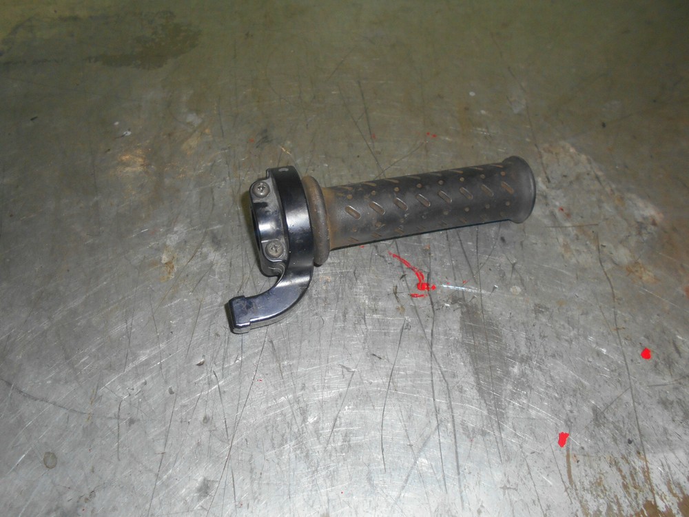 triumph  T 595    twist  grip