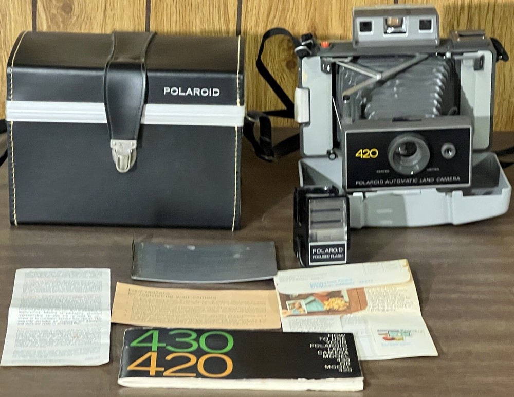 Vintage Polaroid Automatic Land Camera Model 420 With Flash Hard Case