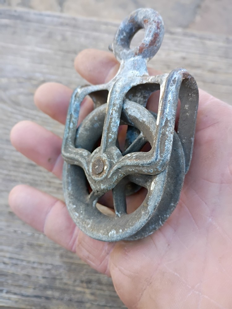 Small Vintage Metal Pulley