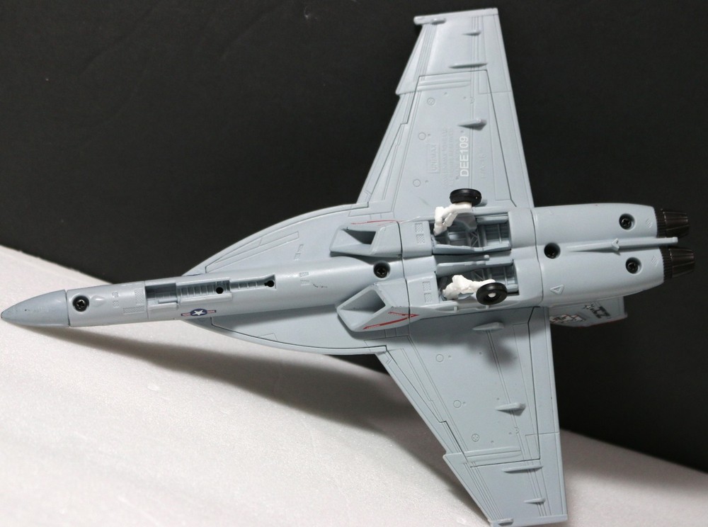 2009 UNIMAX DEE 109 VFA-41 PLANE