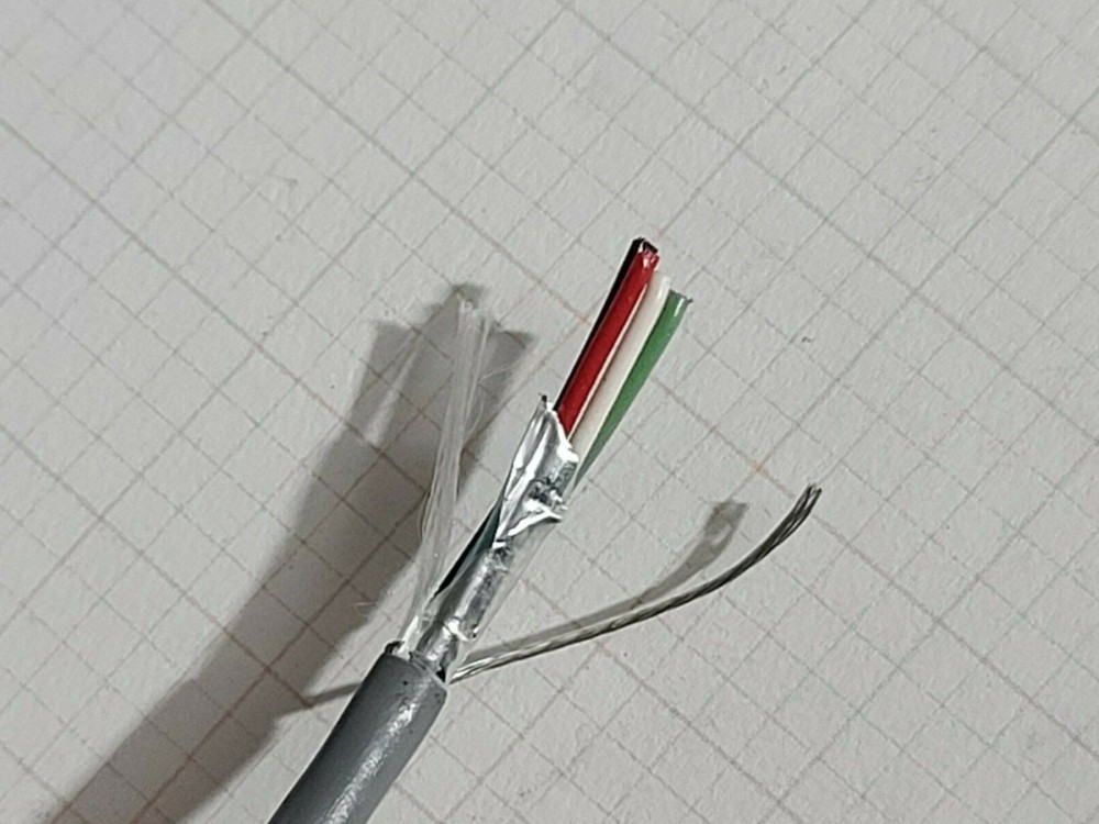 Carol E2004S 22/4C Shielded Communications/Security Cable Riser CMR Gray /100ft