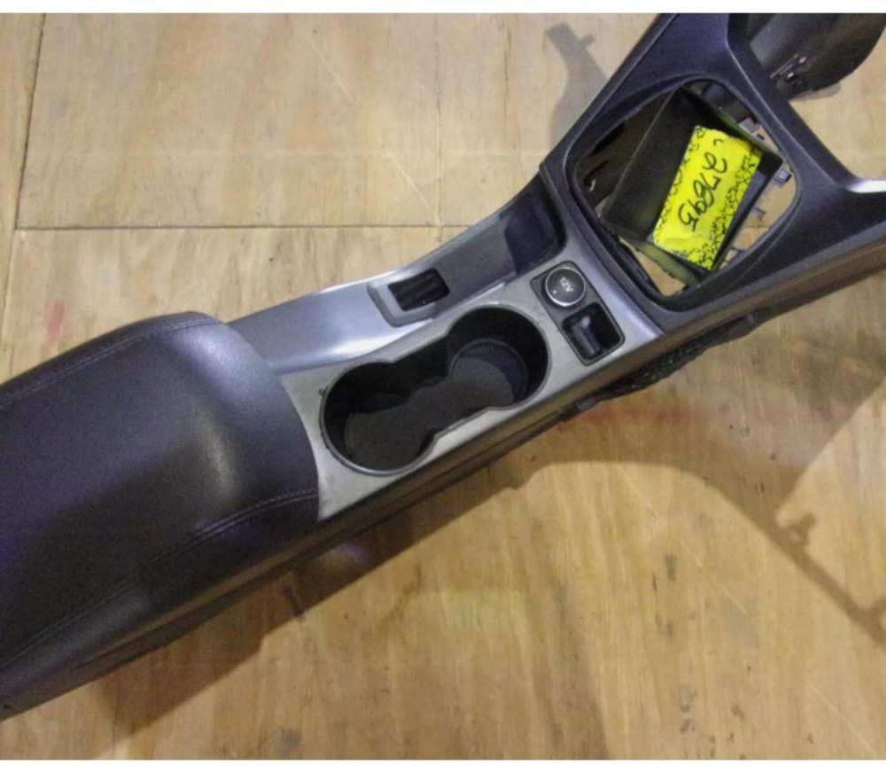 FORD ESCAPE 2013-2016 Front Console floor, SE