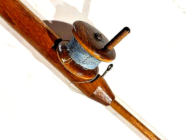 Vintage fly tying thread holder pole shape
