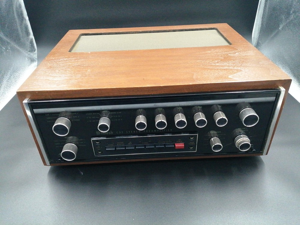 MCINTOSH C32 Input sensitivity PHONO1.2 2 MV Maintained Used scratch and dirt
