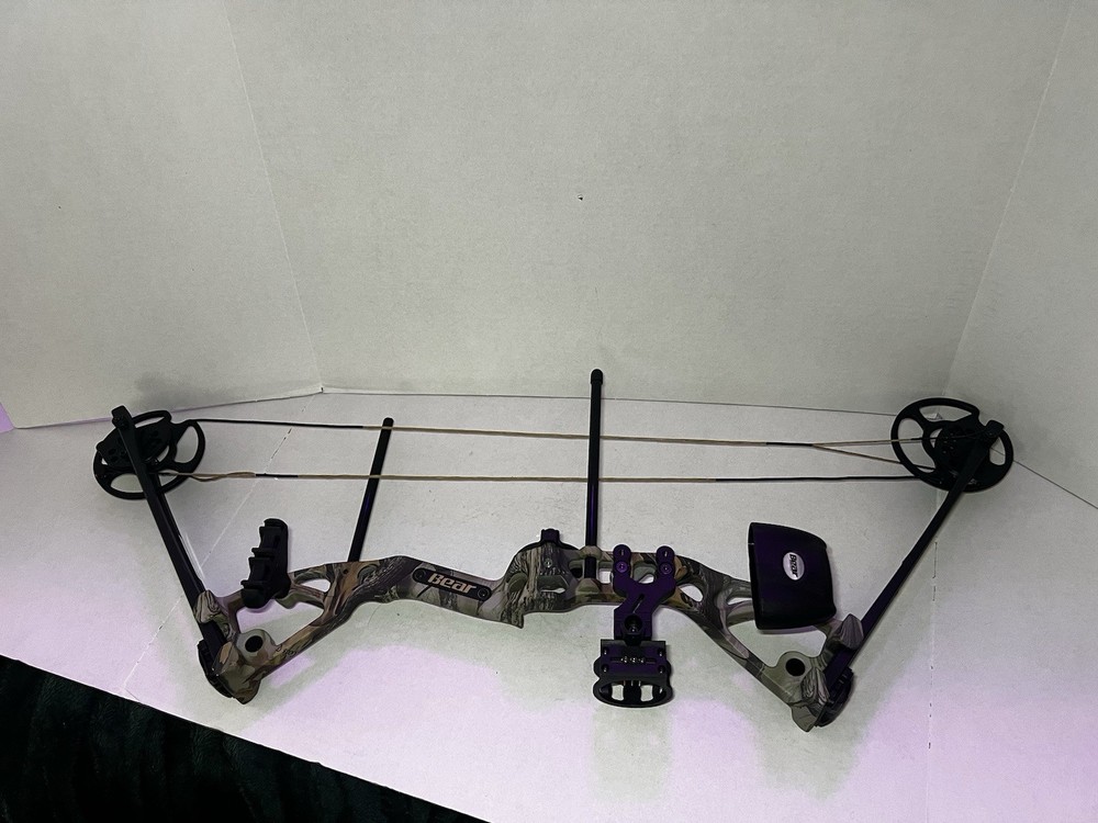 Bear Archery Limitless RTH Compound Bow ** Missing String**