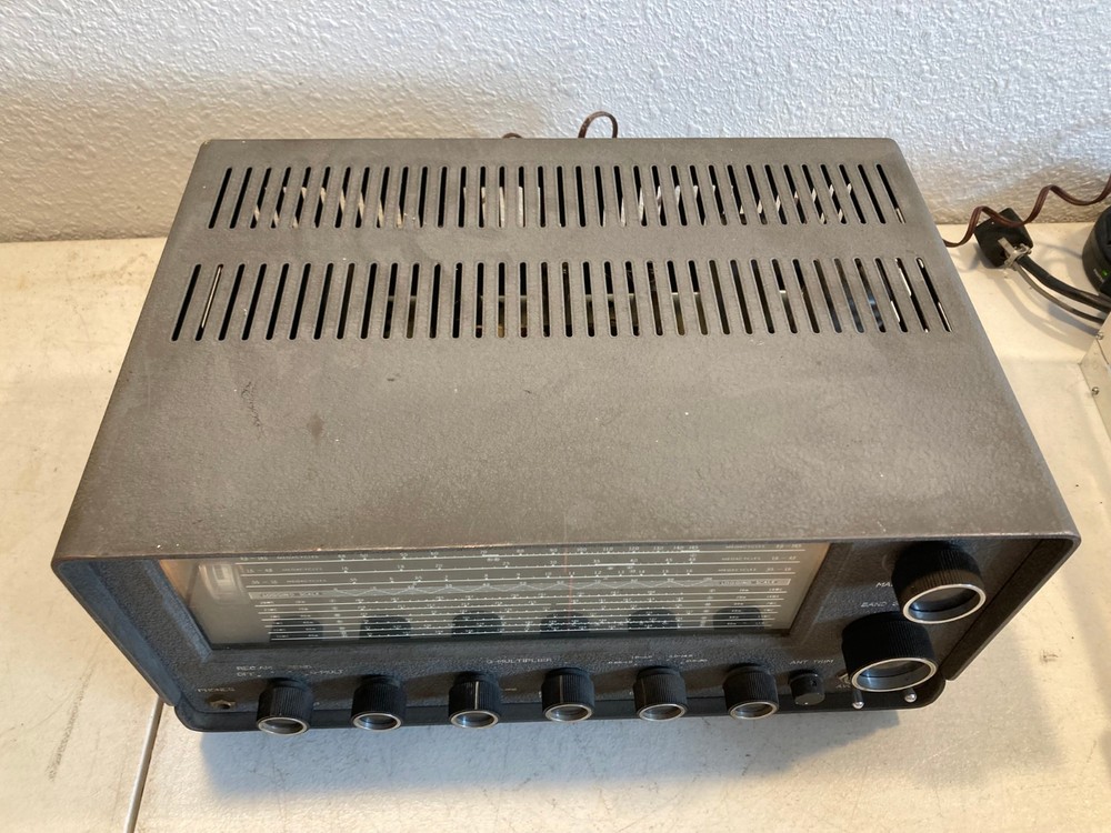 Lafayette S.W. / Communications Receiver, Model HE-30 - Powers On