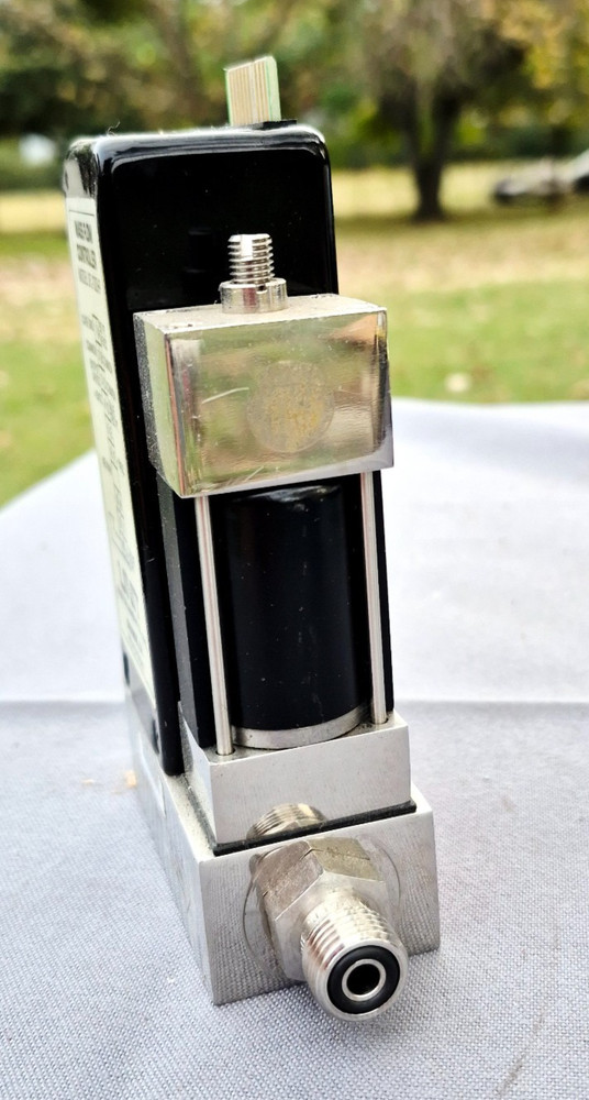 Unit UFC-1100 HP Mass Flow Controller Range 200 SCCM Gas CF4