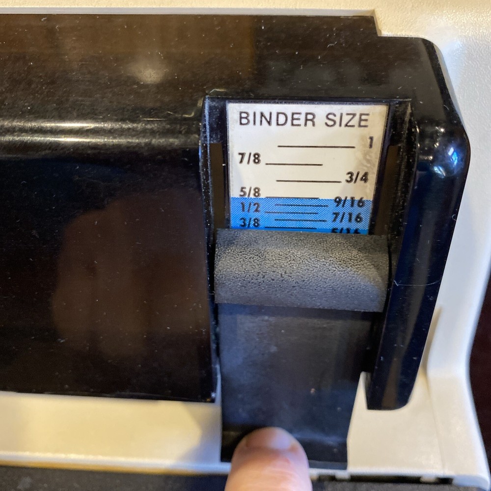 GBC Image-Maker 2000 Comb Binding Machine with 644 Combs + 450 Cover Sheets