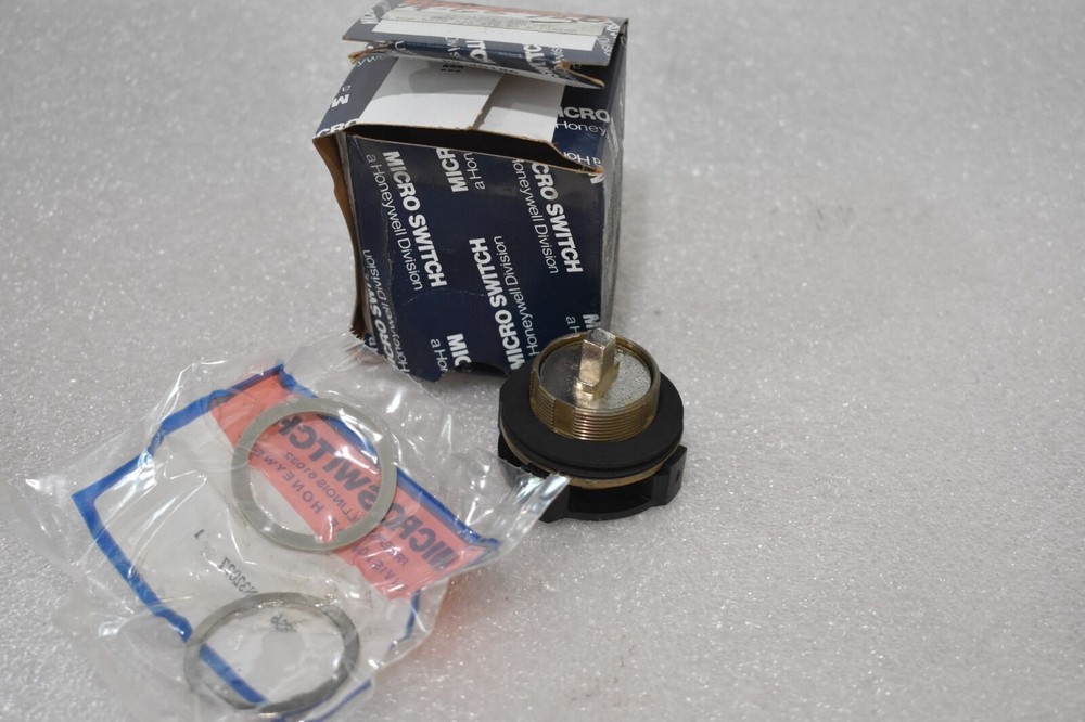 HONEYWELL MICROSWITCH PTSHA201 SELECTOR SWITCH, 3 POS, SPRING RETURN
