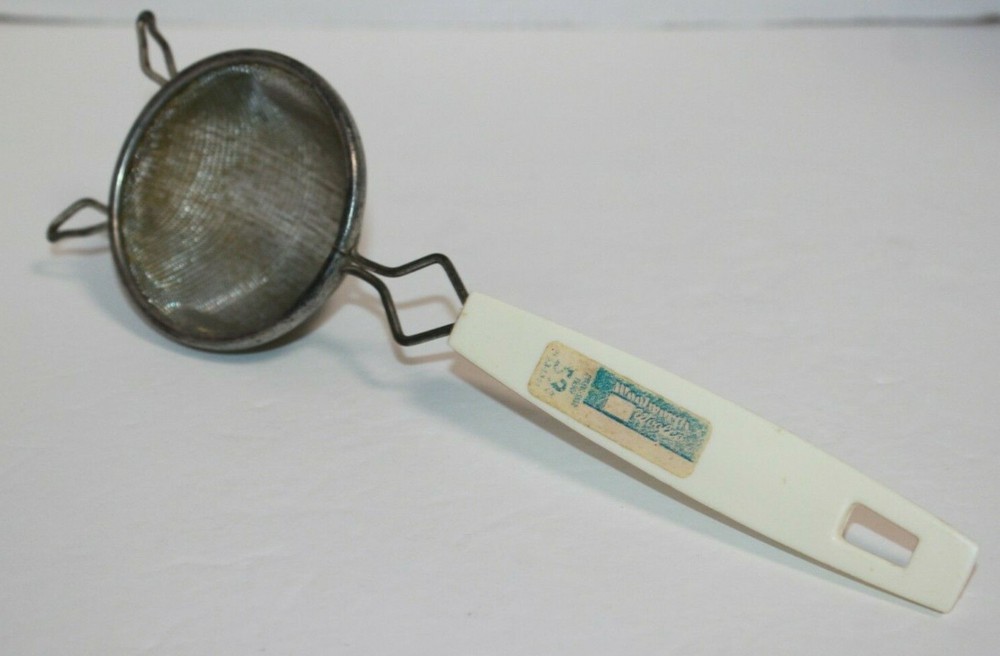 Vintage Woolworth White Plastic Handle Wire Mesh Sieve Strainer