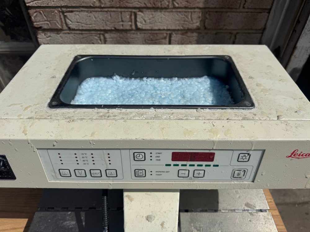 Leica EG1140 H Paraffin Embedding Center Powers On