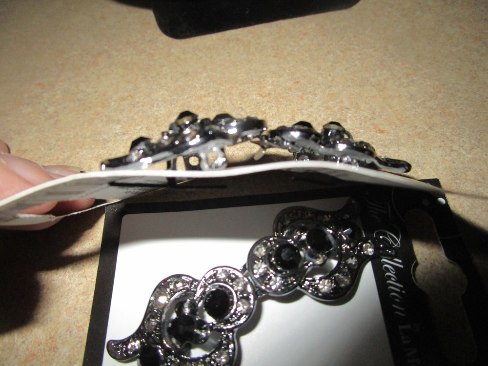 LAMODE BLACK & RHINESTONE CLASP - SEW ON