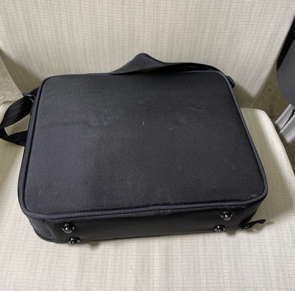 Sony VPL-CS5 Portable Projector White Data SVGA with Carrying Case