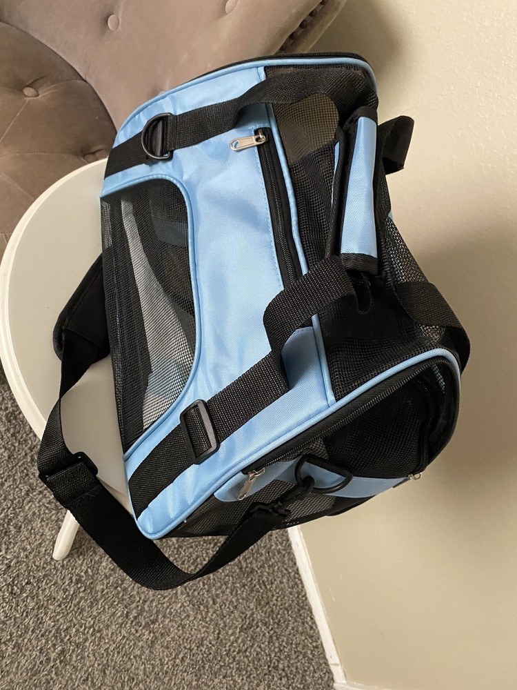 Pet Traveling Carry Case
