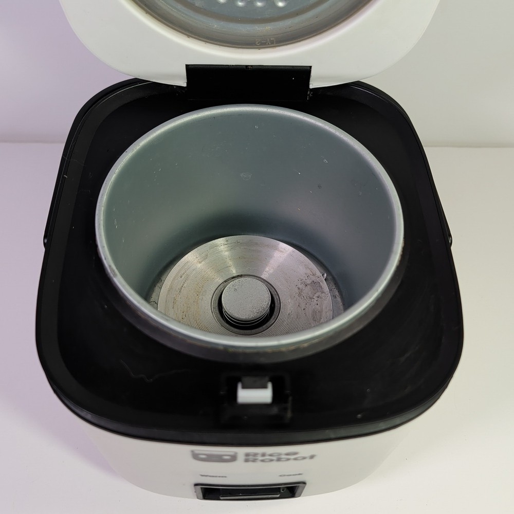 Rice Robot 4 Cup Space Saving Rice Cooker with Ceramic Nonstick Inner Pot White