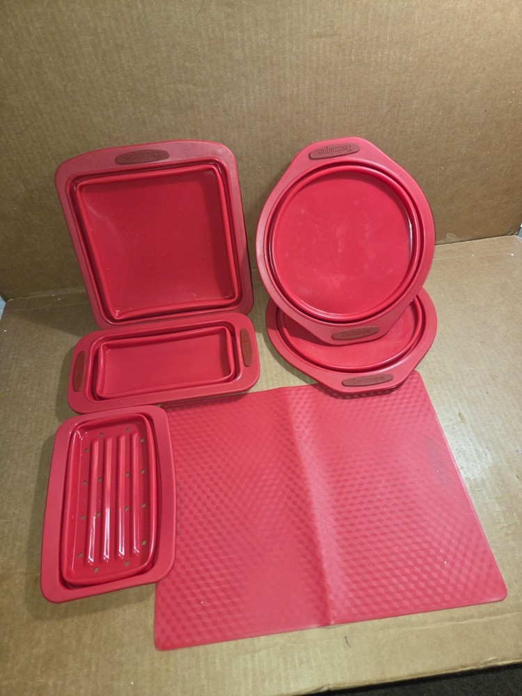 Bakeware Set In RED Technique 6-Pieces Silicone Collapsible