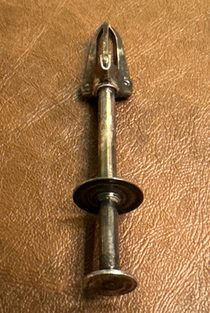 Vintage Olive Ice Sugar Picker Silver