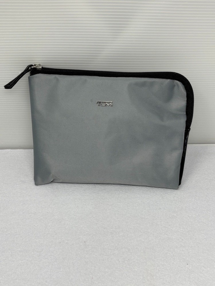 TUMI Amenity Travel Toiletry Bag Case Kit Delta First Class Silver