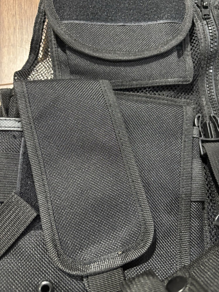 Black Cross Draw Tactical Vest, Brand Unknown