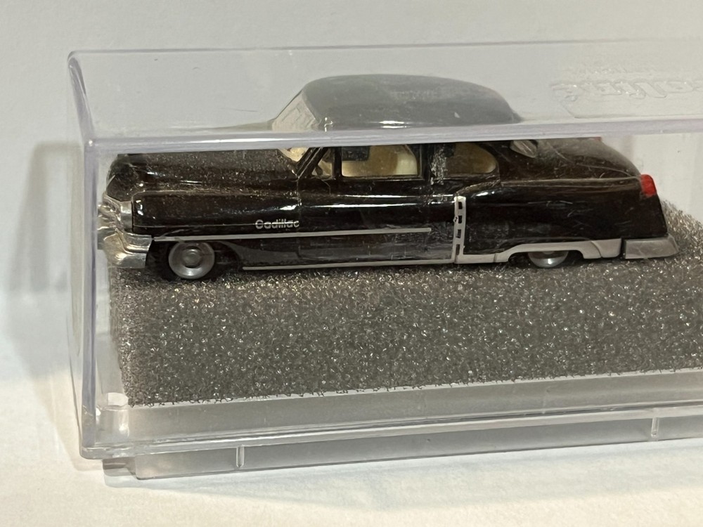 Praline Black CADILLAC HO Scale