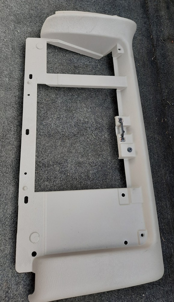 03-07 Silverado Sierra TAN code52 Glove Box FRAME ONLY FOR USE W/ CENTER CONSOLE