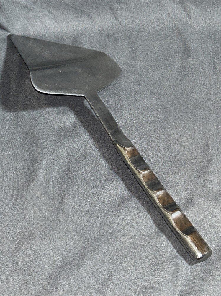 Winware by Winco Deluxe Hollow-Handle Wide Offset Blade Pie Server - 11"