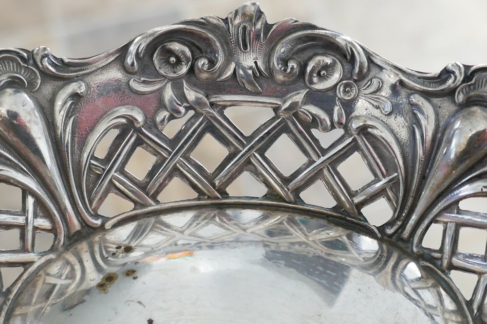 Antique German 800 Fine Silver Repousse Designed Small Dish - 31.8 Grams