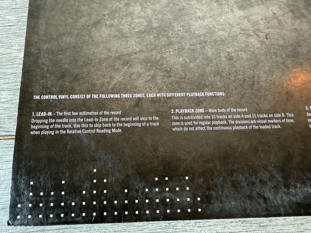 NATIVE INSTRUMENTS TRAKTOR SCRATCH CONTROL VINYL 12" BLACK - 2007