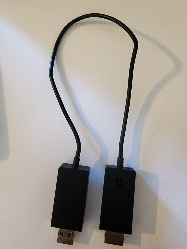 Microsoft Wireless Display Adapter V2 1733 Tested & Working