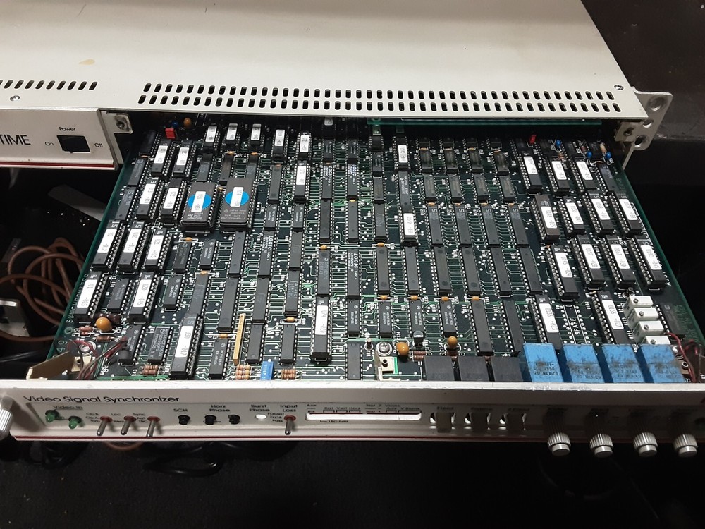 MICROTIME video signal SYNCHRONIZER FS10