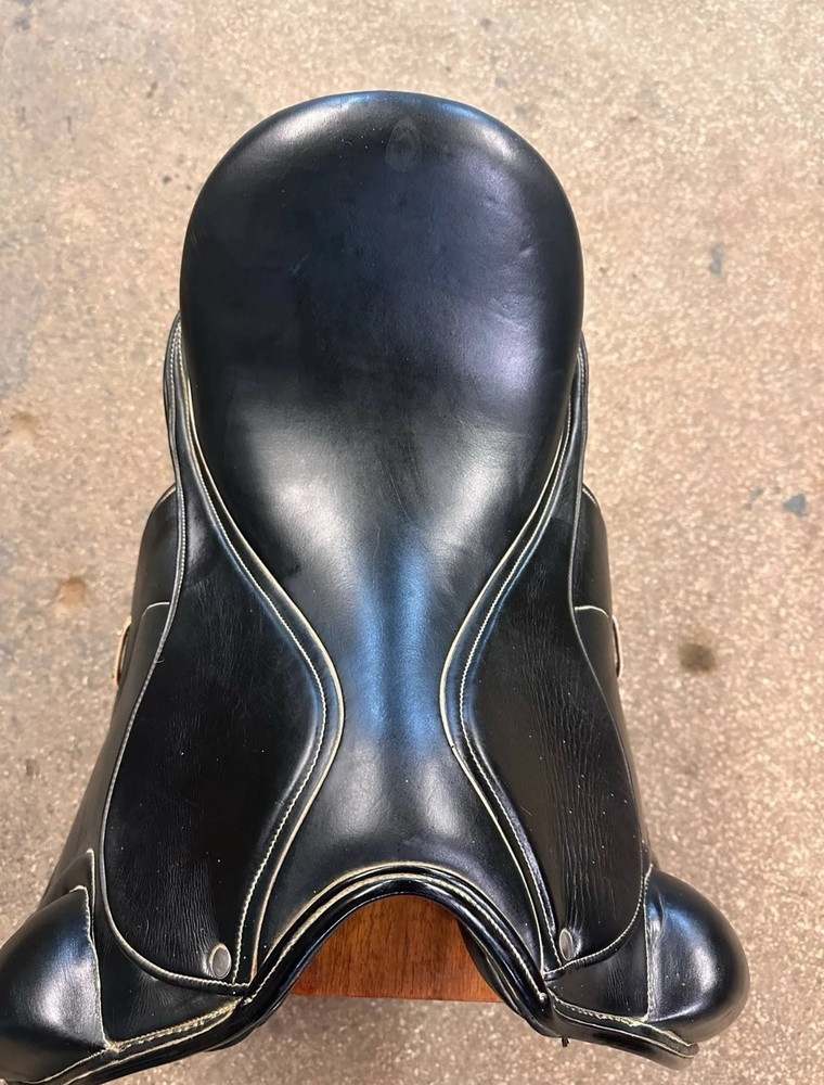 Gorgeous 18" PS Saddle