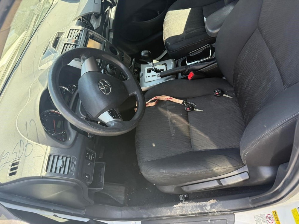 COROLLA S 2013 REAR BUMP BRACKET, RETAINER RH