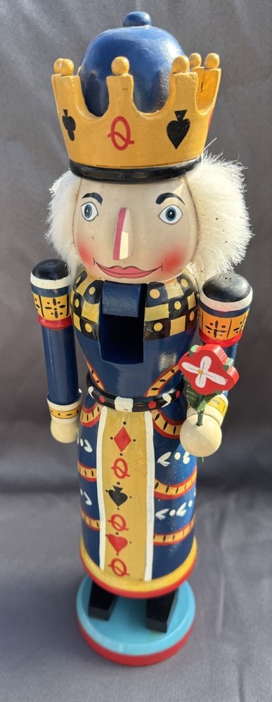 Vintage Blue Queen Nutcracker  15 Inch ￼