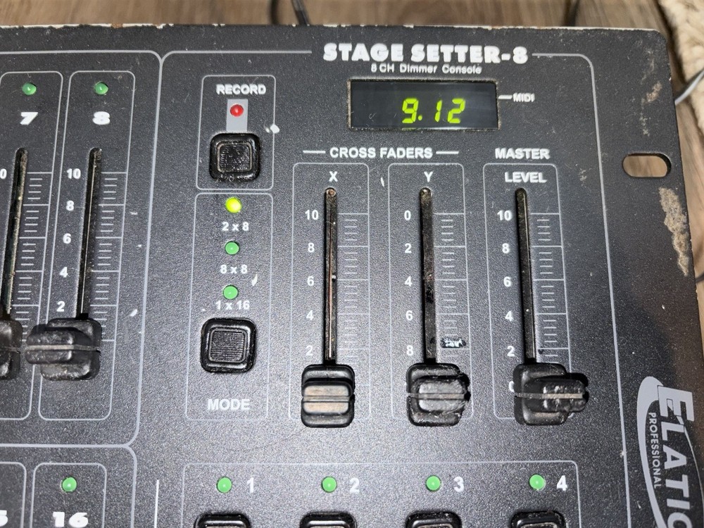 (Powers On) Elation Stage Setter 8 16CH DMX Lighting Controller Console
