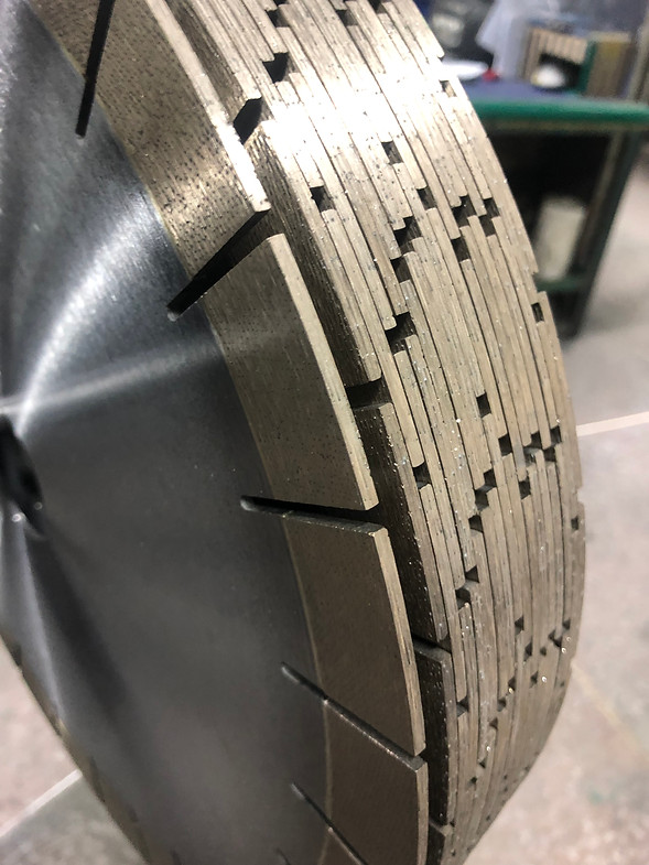 16" Infinity V3 Silent Core Blade