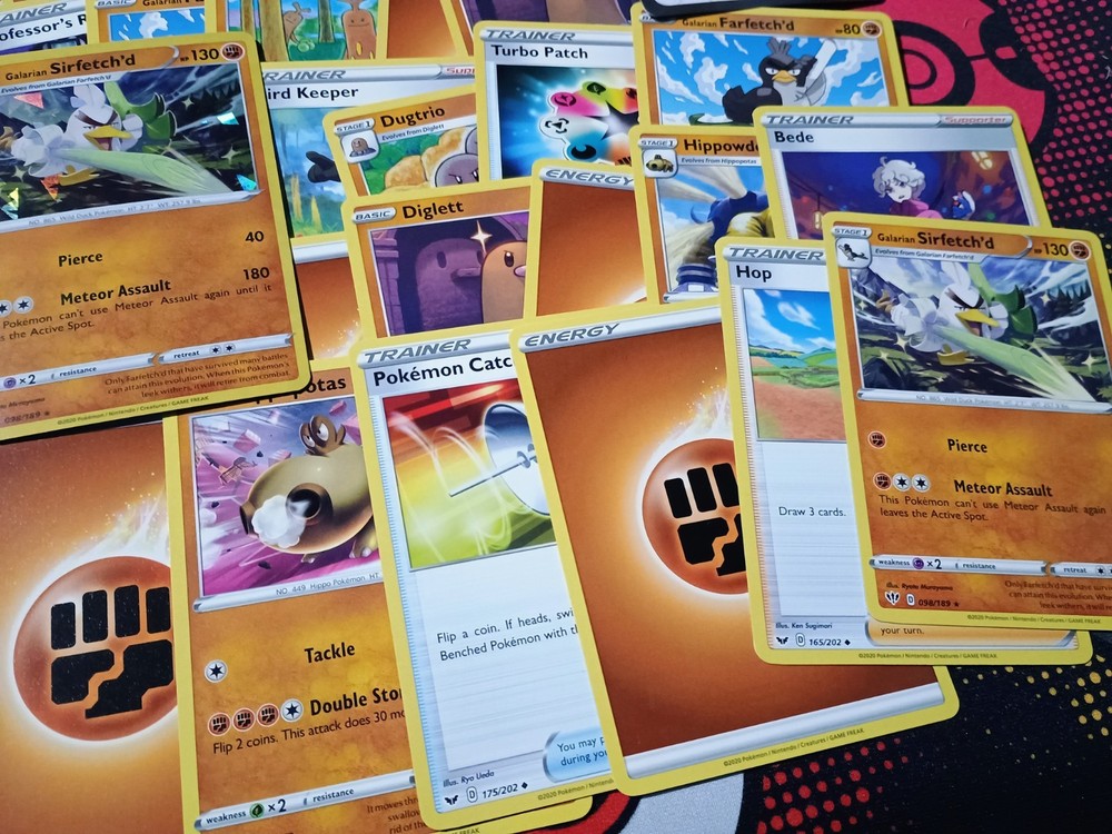 Sword & Shield Darkness Ablaze Galarian Sirfetch'd Theme Deck