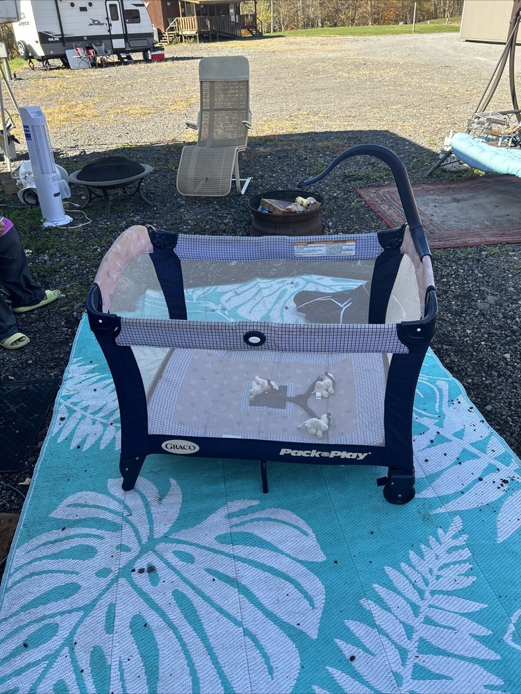 Graco 9G07ASF Pack 'n Play Portable Play Yard