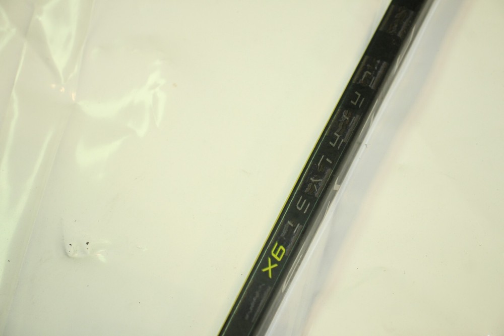 True Catalyst 9X Junior RH Hockey Stick
