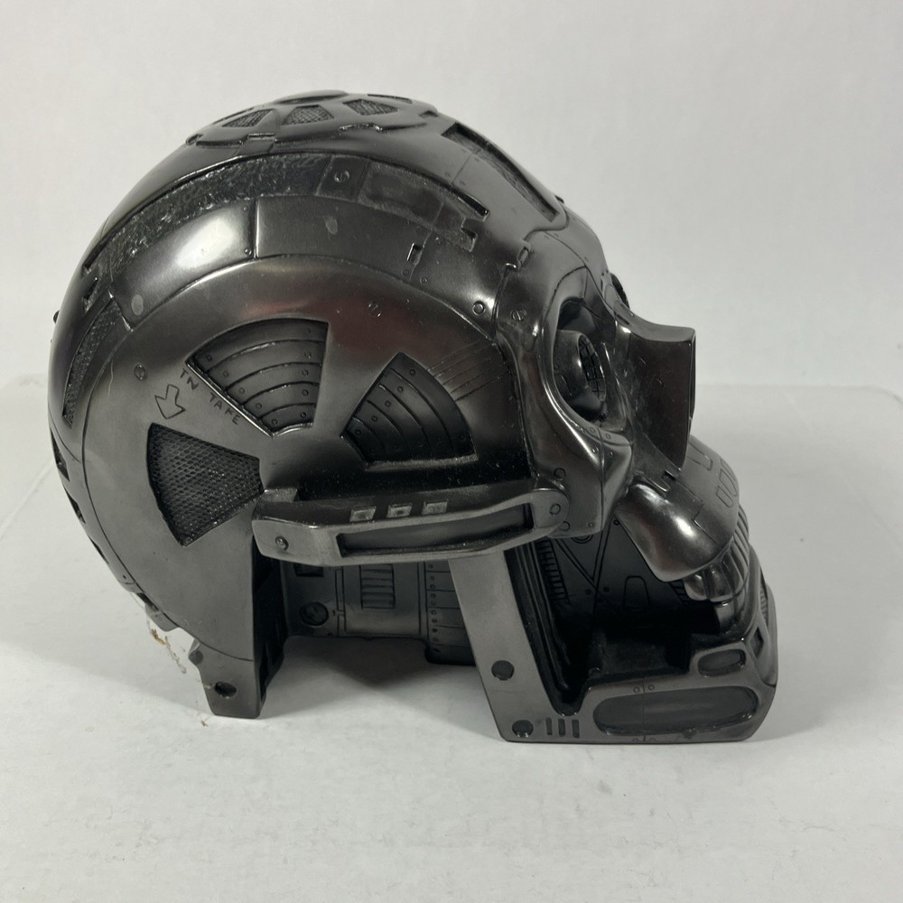 2007 Summit Collection Robotic Skull