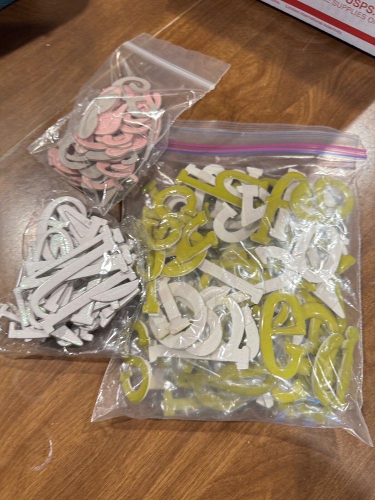 Chipboard letters - Large assorted lot