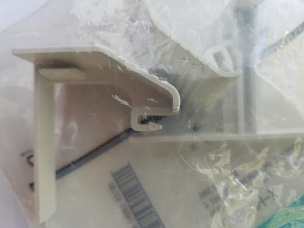 T702BCWH-X Panduit T702 Base Coupler Fitting White