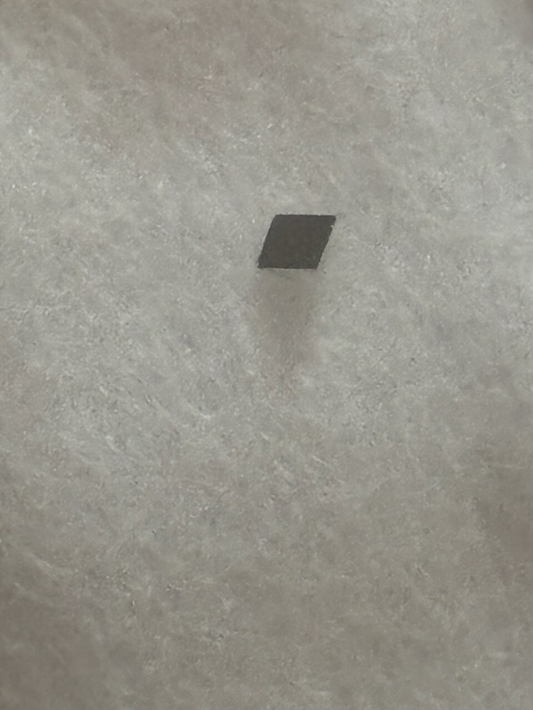 Edmund Optics Laser 2 mm prism