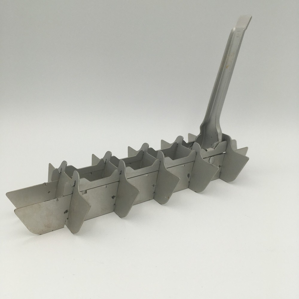 Vintage 18 Cube Aluminum Kitchen Ice Cube Tray with T Handle