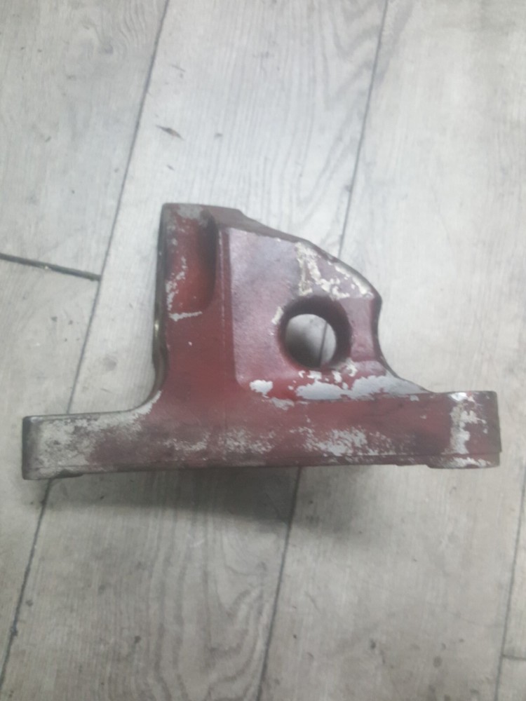 MACK VOLVO D13 ENGINE MOUNT (Left side) 20908865