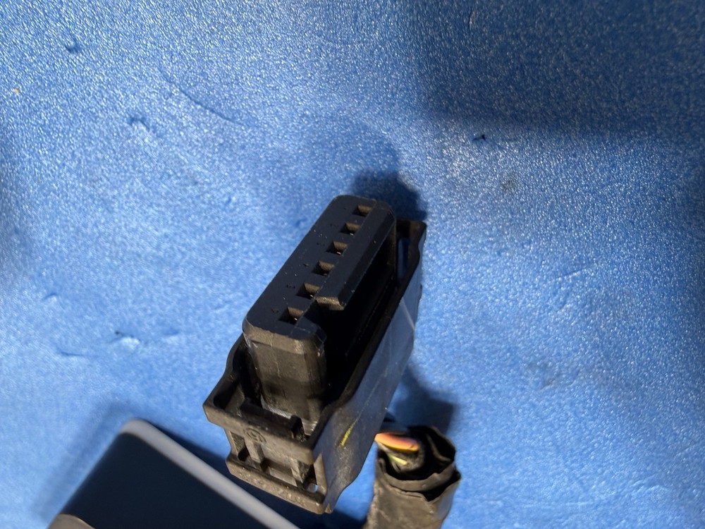 2015-2017 Chrylser 200 Blind Spot Module Sensor & RIGHT Bracket 68243133AA OEM