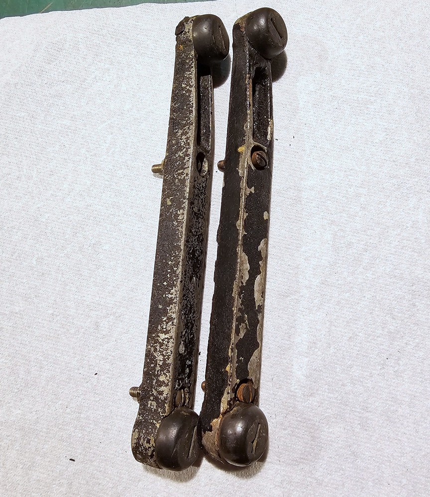 HOLMES 16mm Projector Type 12 - Bottom Feet