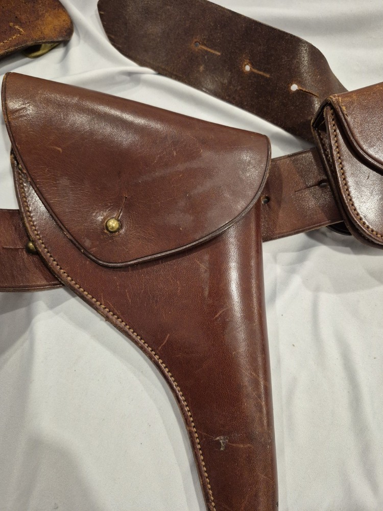 RCMP Sam Browne belt set - Leather, Original Canadian